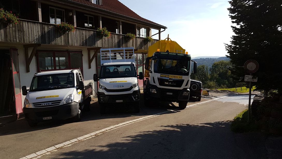 Fahrzeuge - Hofer Tiefbau AG